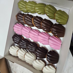 Regular Madeleines (box of 25)